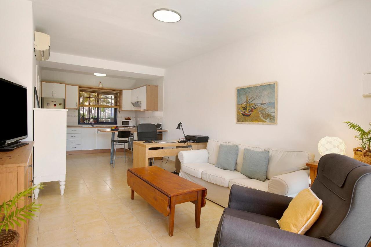 Free Airport Shuttle And Parking Villa San Bartolomé Екстериор снимка