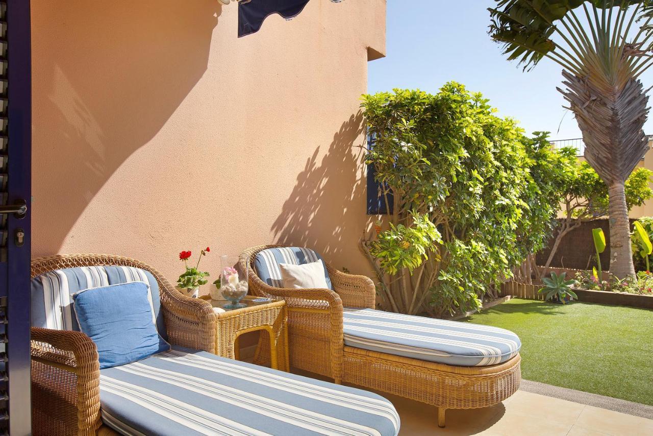 Free Airport Shuttle And Parking Villa San Bartolomé Екстериор снимка