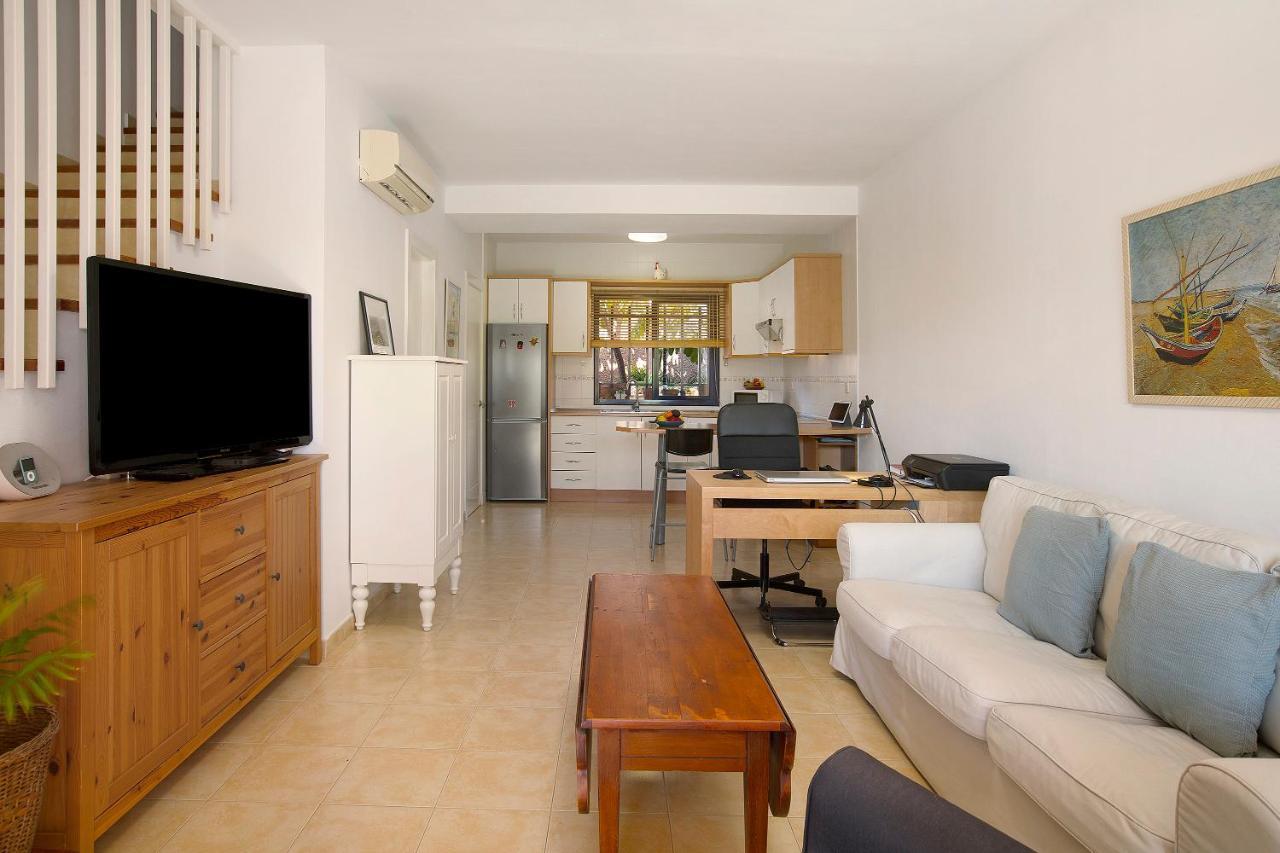 Free Airport Shuttle And Parking Villa San Bartolomé Екстериор снимка